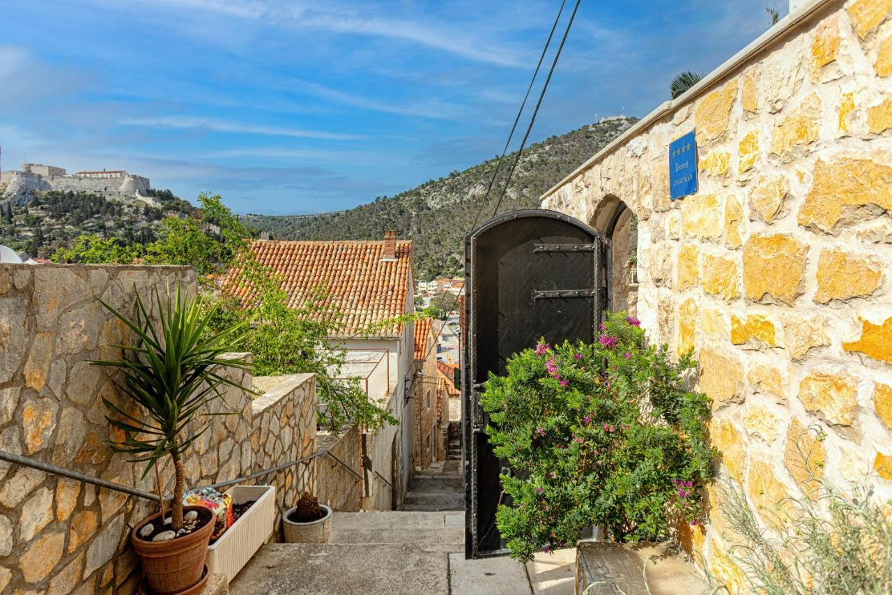 Villa Capitis In The Center Hvar Town Exteriör bild