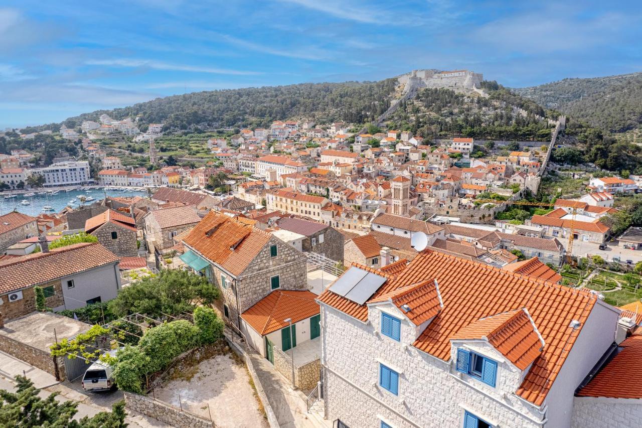 Villa Capitis In The Center Hvar Town Exteriör bild